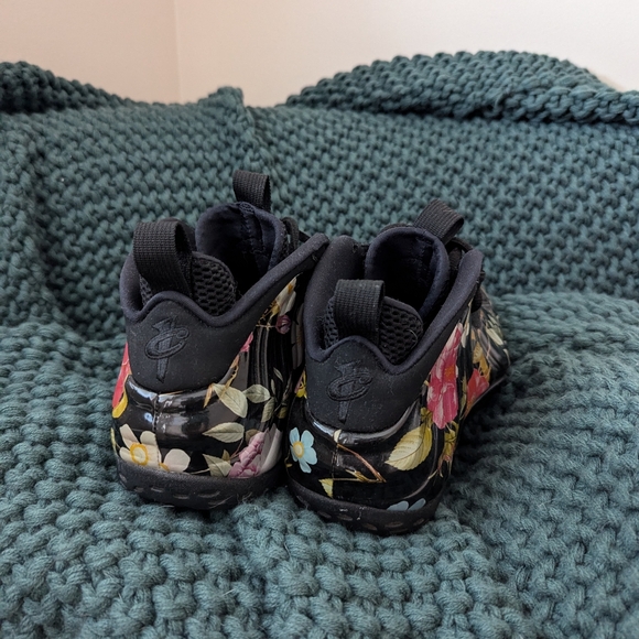 Nike Air Foamposite One Sneakers - Picture 2 of 3